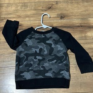 Koala kids 12-18M black and camo long sleeve shirt,